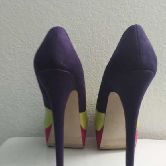 Pumps - Picture 5 of 10